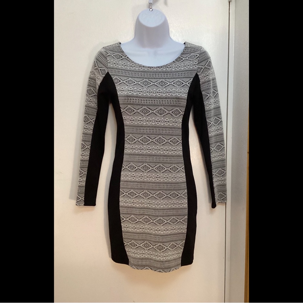 Slimming Black and Gray Patterned Dress